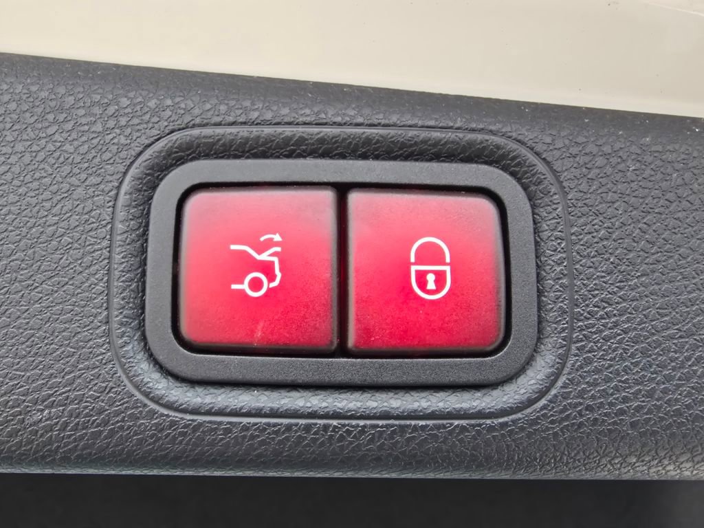 Used 2022 Mercedes-Benz E 350 4MATIC Sedan image 20