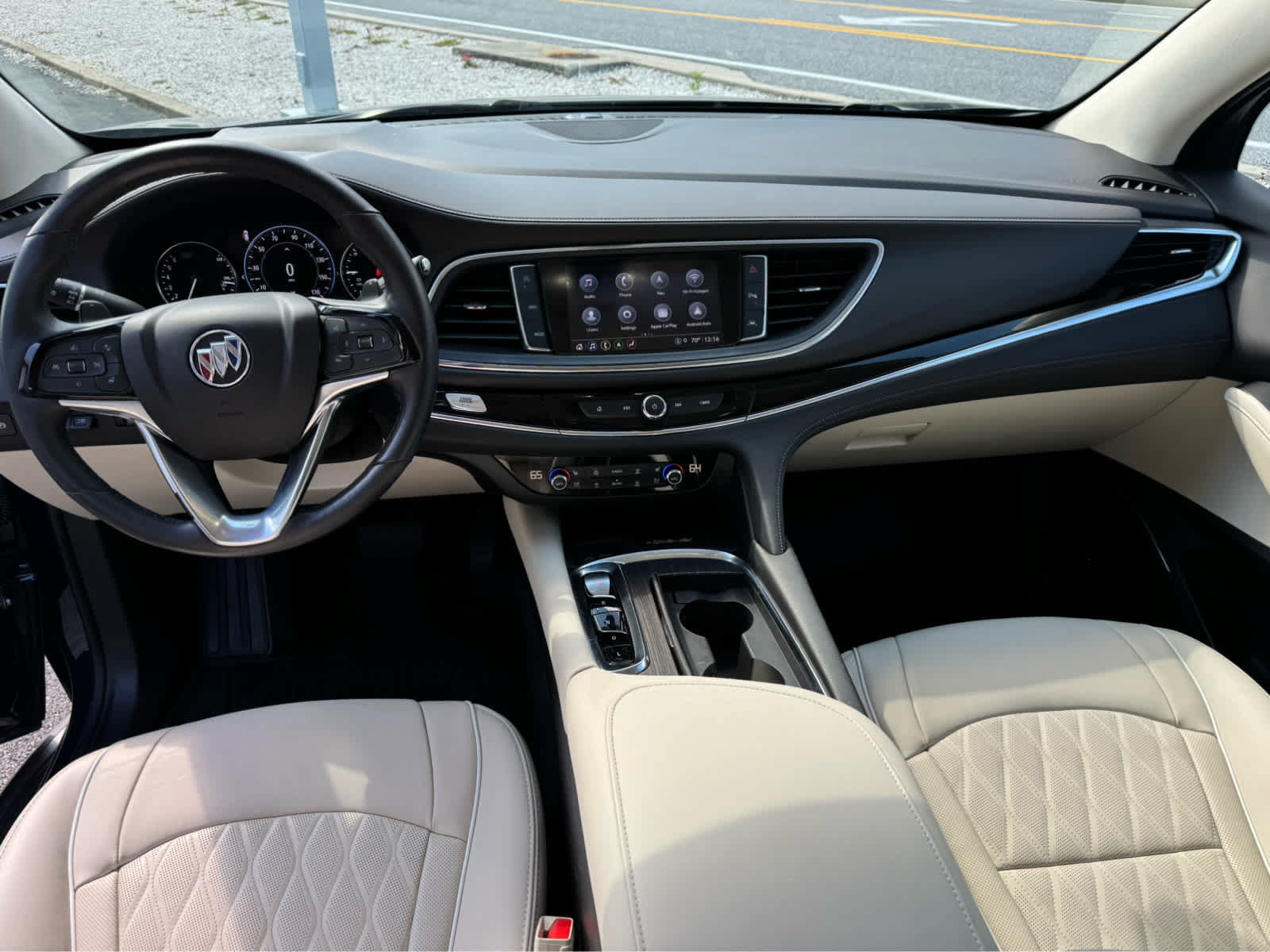 Used 2023 Buick Enclave Avenir w/ Avenir Technology Package AWD/4WD image 11