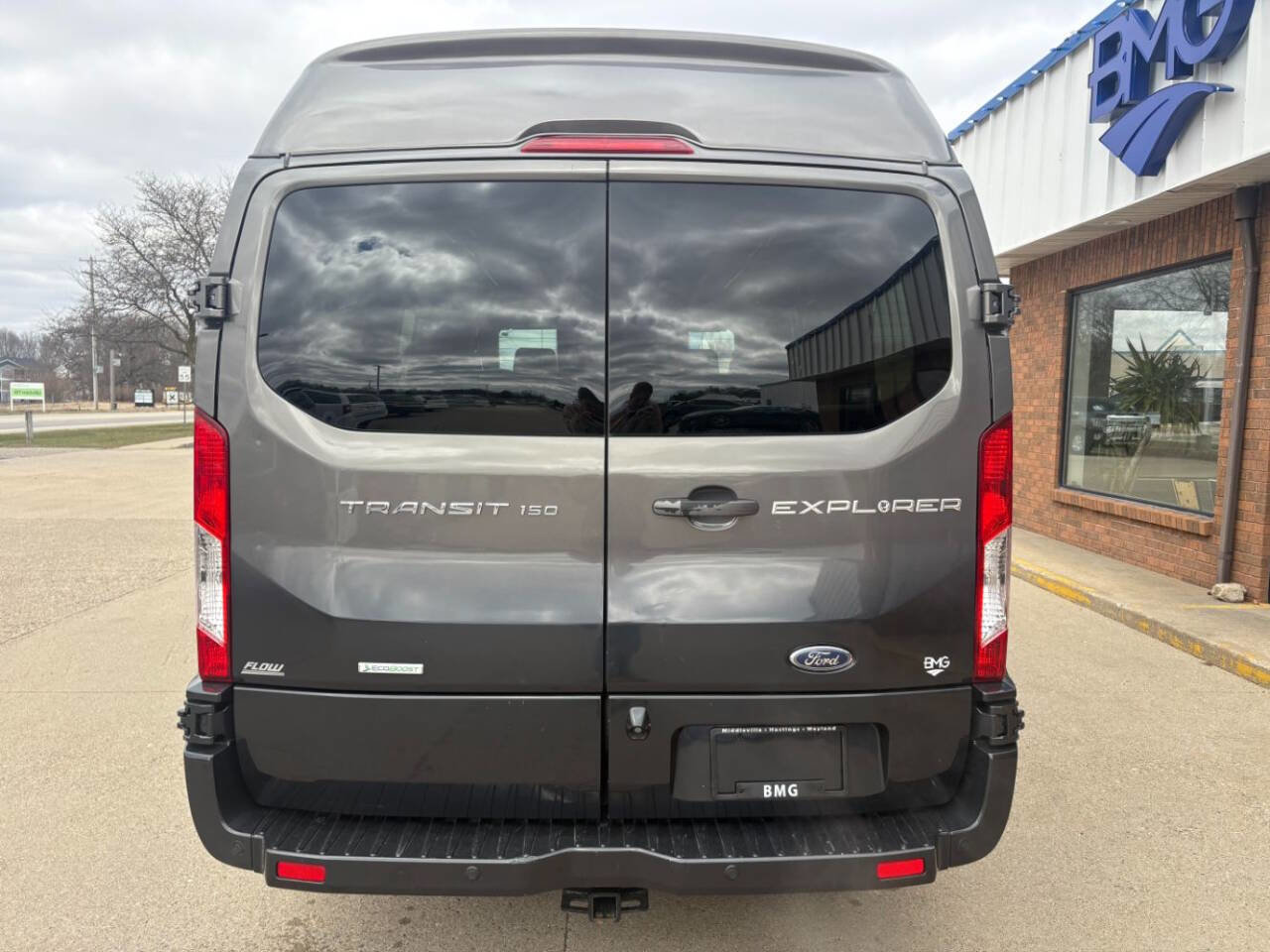 Used 2015 Ford Transit 150 130 Low Roof w/ Exterior Upgrade Package RWD image 4