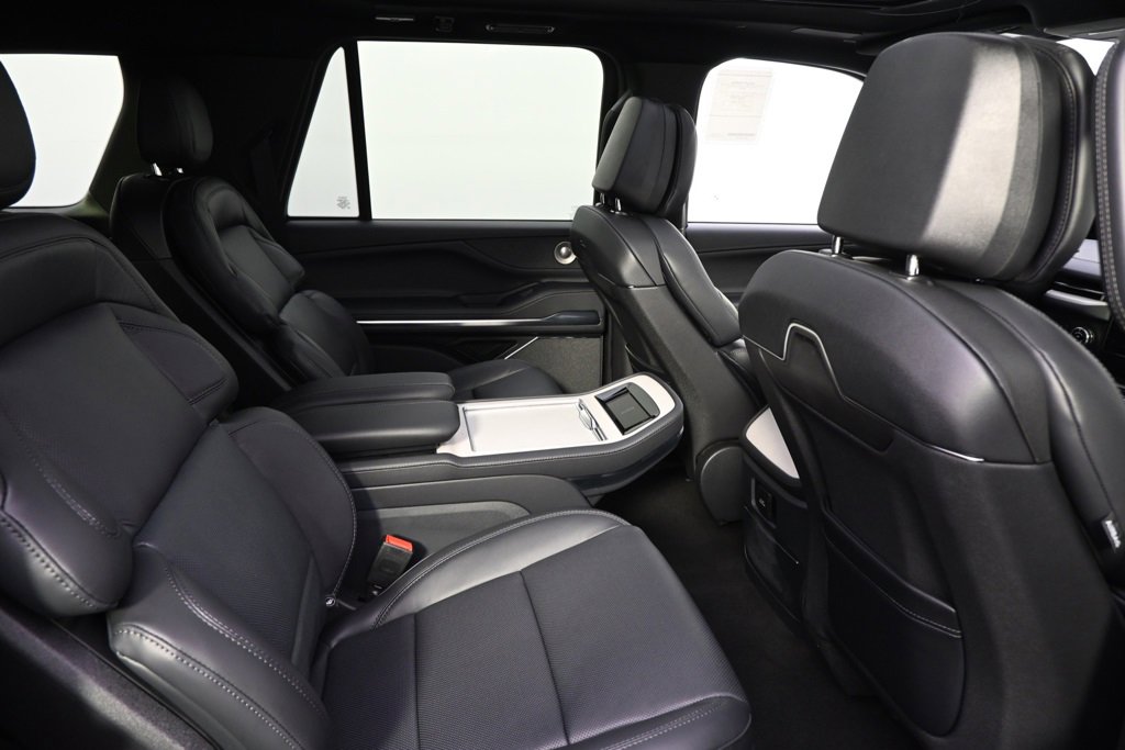 New 2026 Lincoln Navigator L Reserve w/ Jet Appearance Package image 18