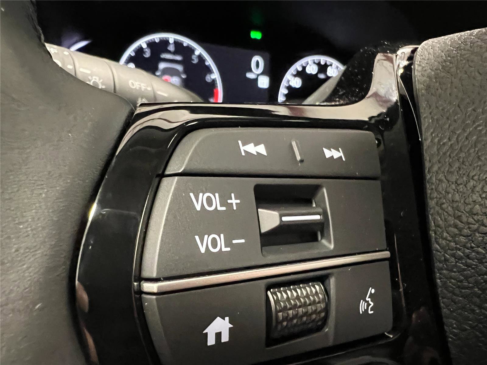 New 2025 Honda Pilot Touring image 24