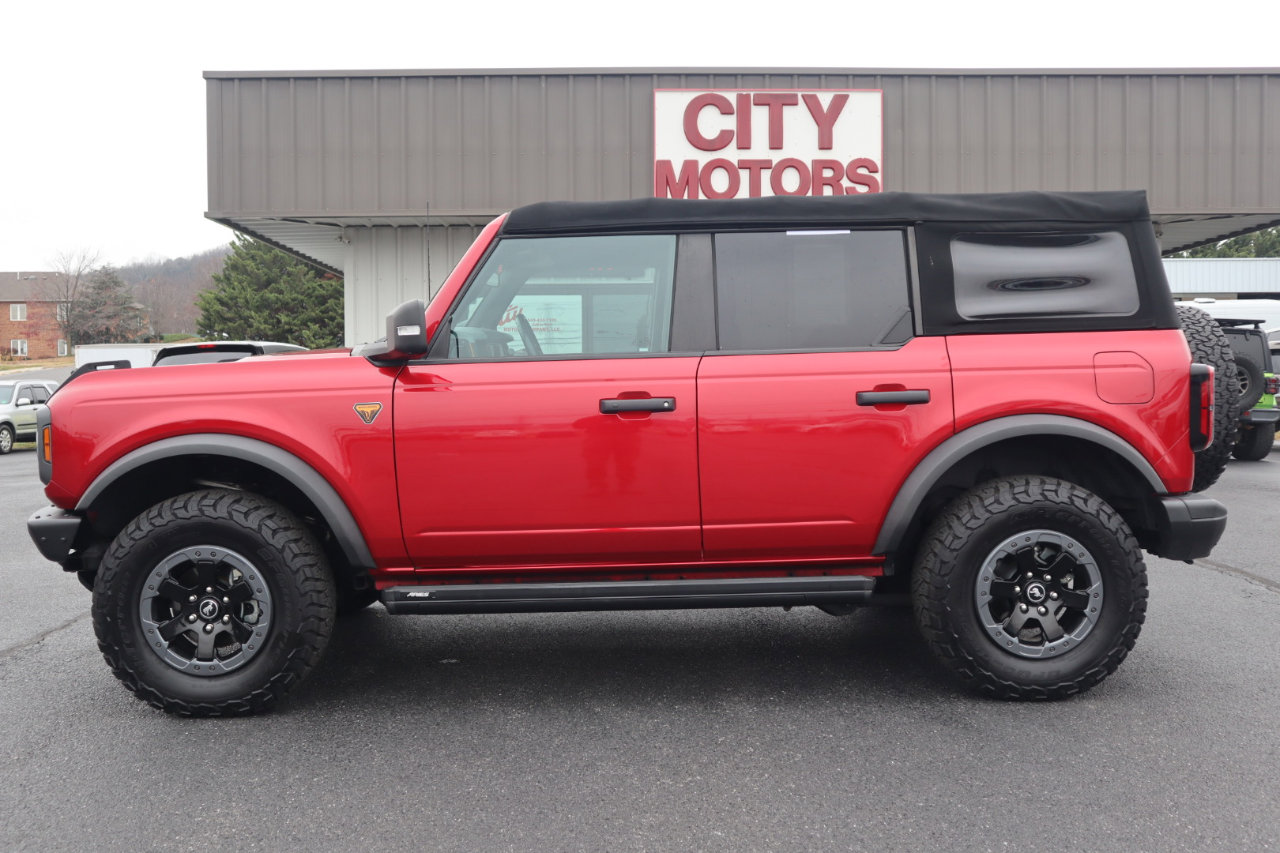 Used 2021 Ford Bronco Badlands image 9