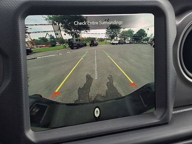 Certified 2022 Jeep Gladiator Overland AWD/4WD image 19