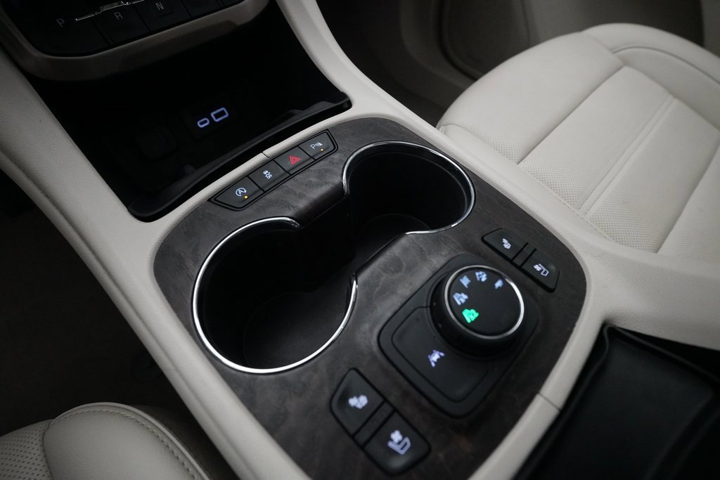 Used 2023 GMC Acadia Denali w/ Trailering Package image 17