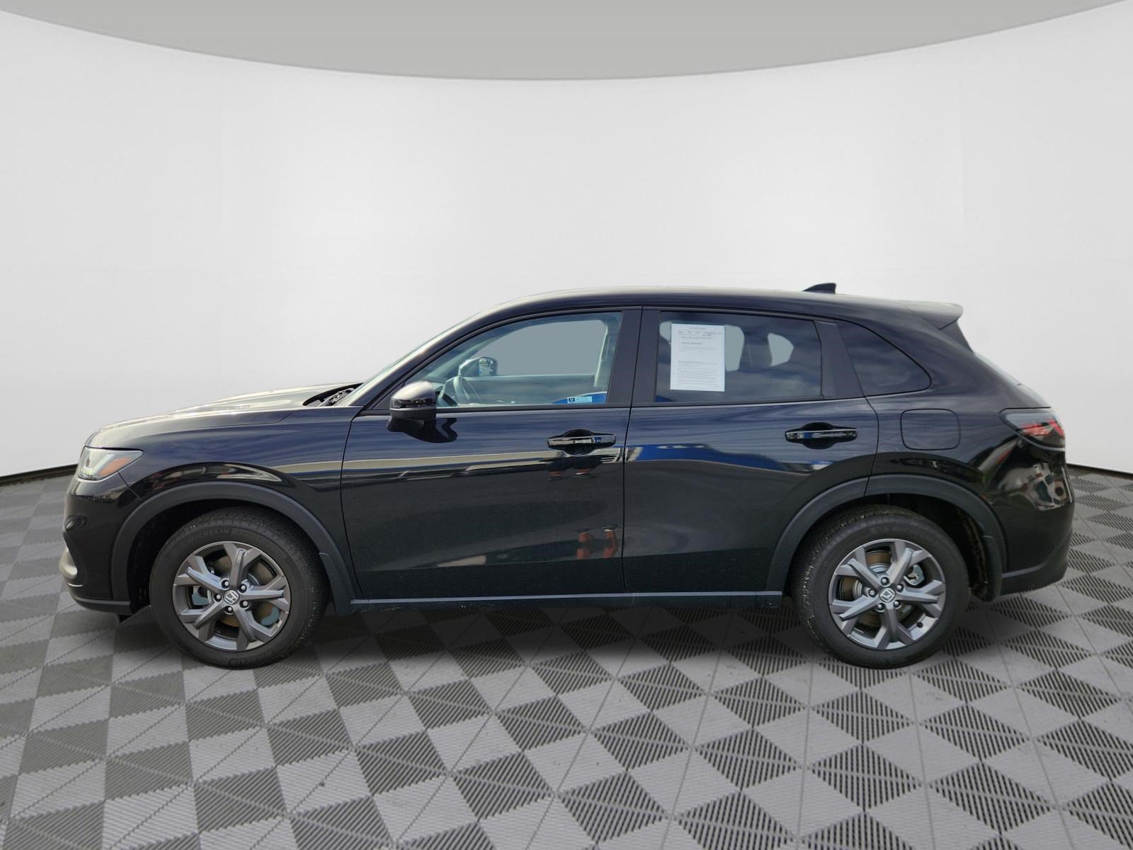 Used 2027 Honda HR-V LX image 5
