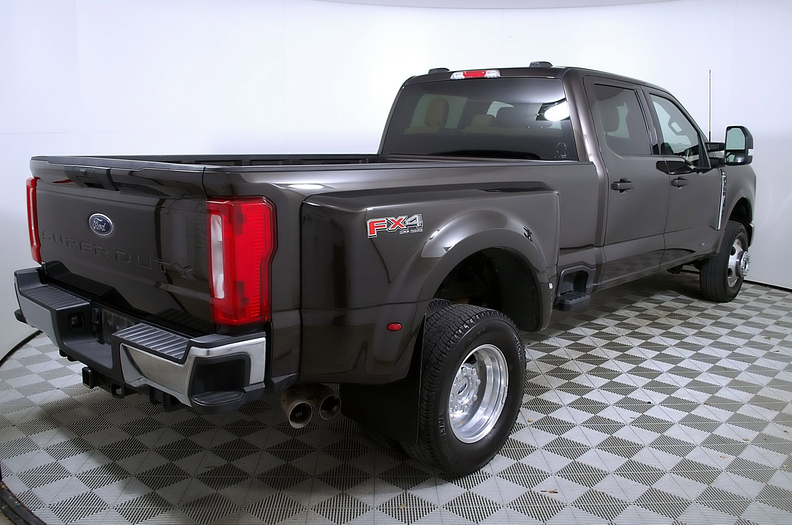Used 2024 Ford F350 XLT image 8