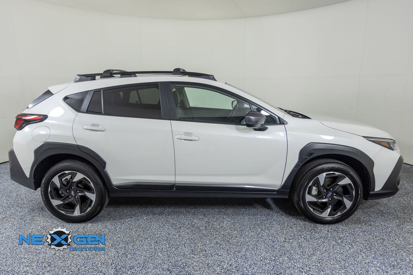 Used 2024 Subaru Crosstrek 2.5i Limited w/ Crosstrek Mirror Package image 8