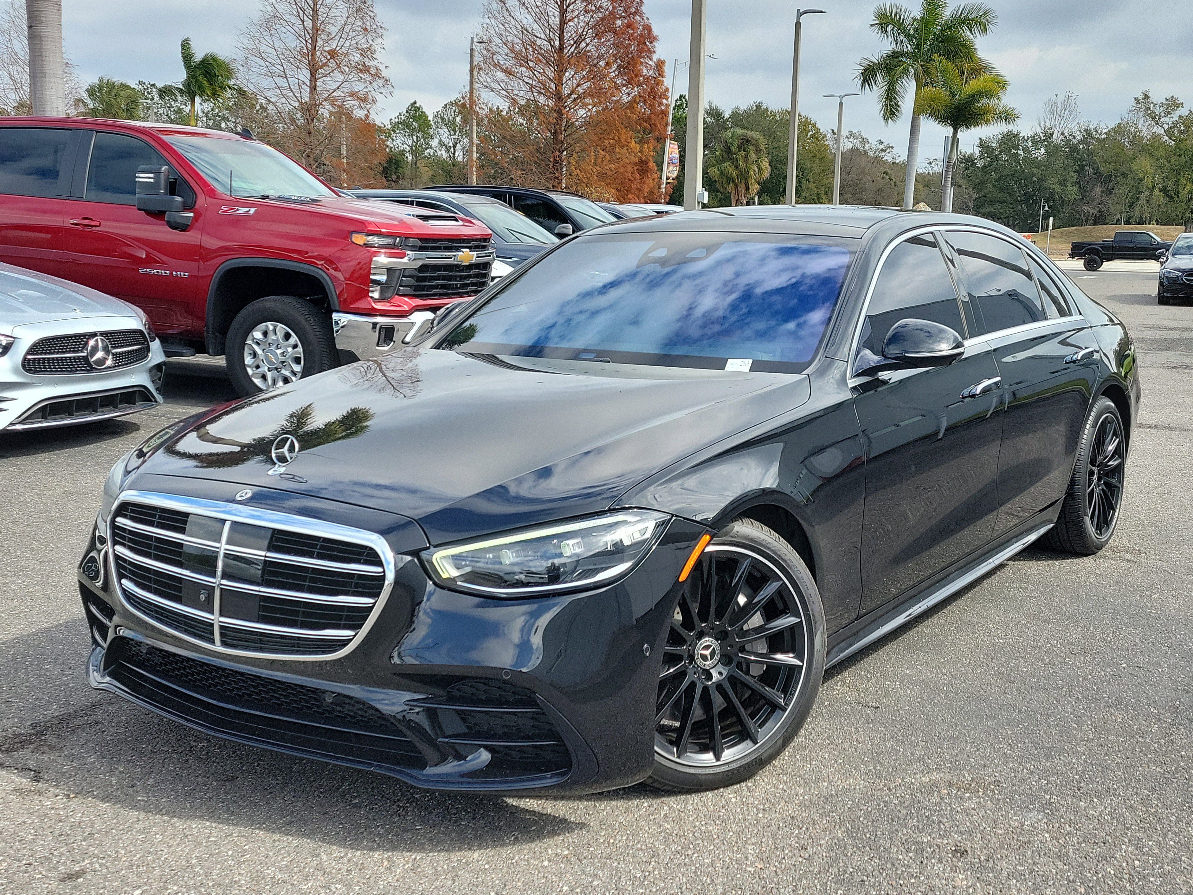 Used 2022 Mercedes-Benz S 500 4MATIC image 1