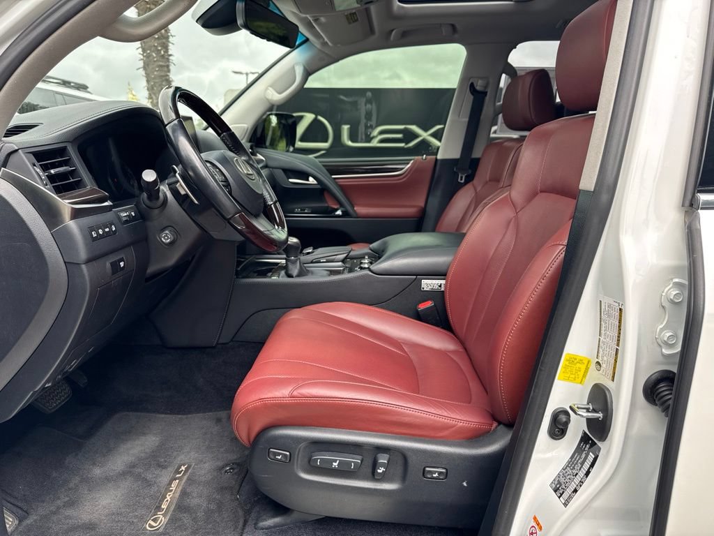 Used 2017 Lexus LX 570 4WD w/ Luxury Package image 4