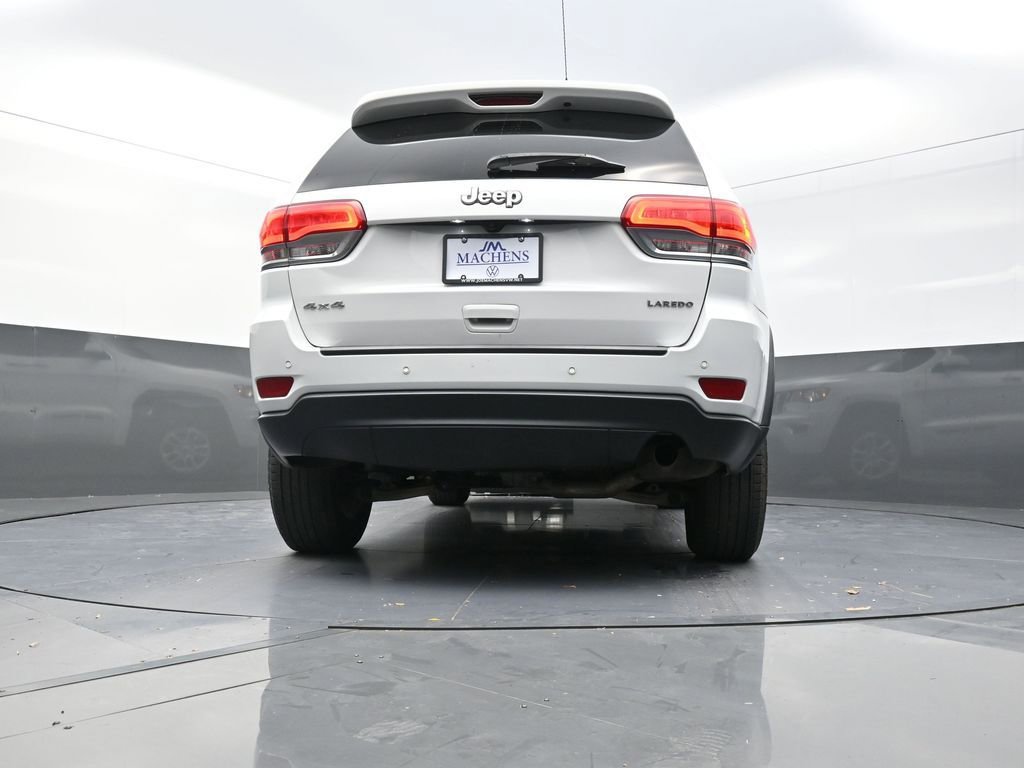 Used 2019 Jeep Grand Cherokee Laredo AWD/4WD image 28
