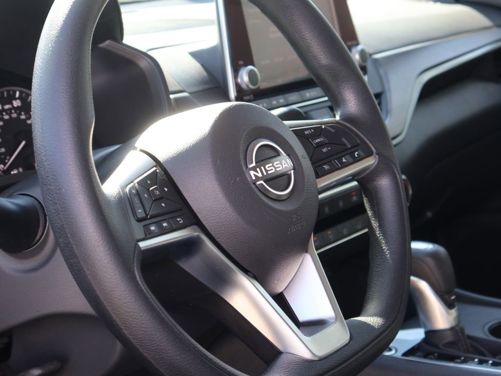 Used 2025 Nissan Altima 2.5 SV image 24