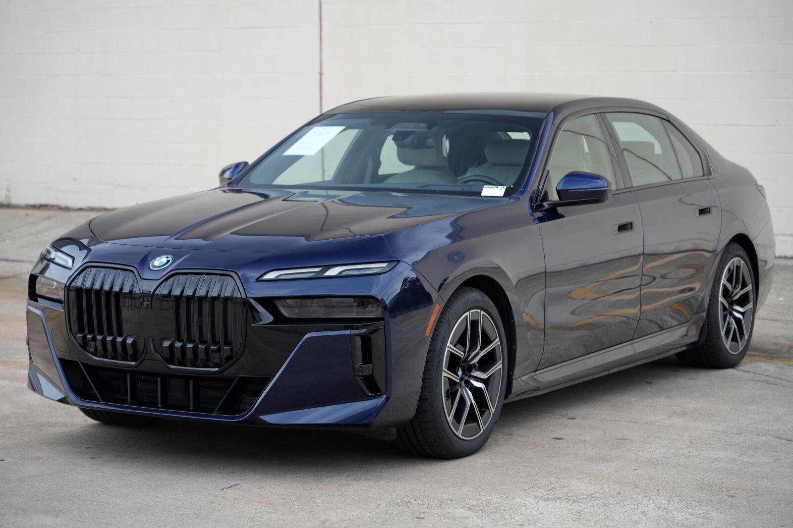 Used 2023 BMW i7 xDrive60 AWD/4WD image 63