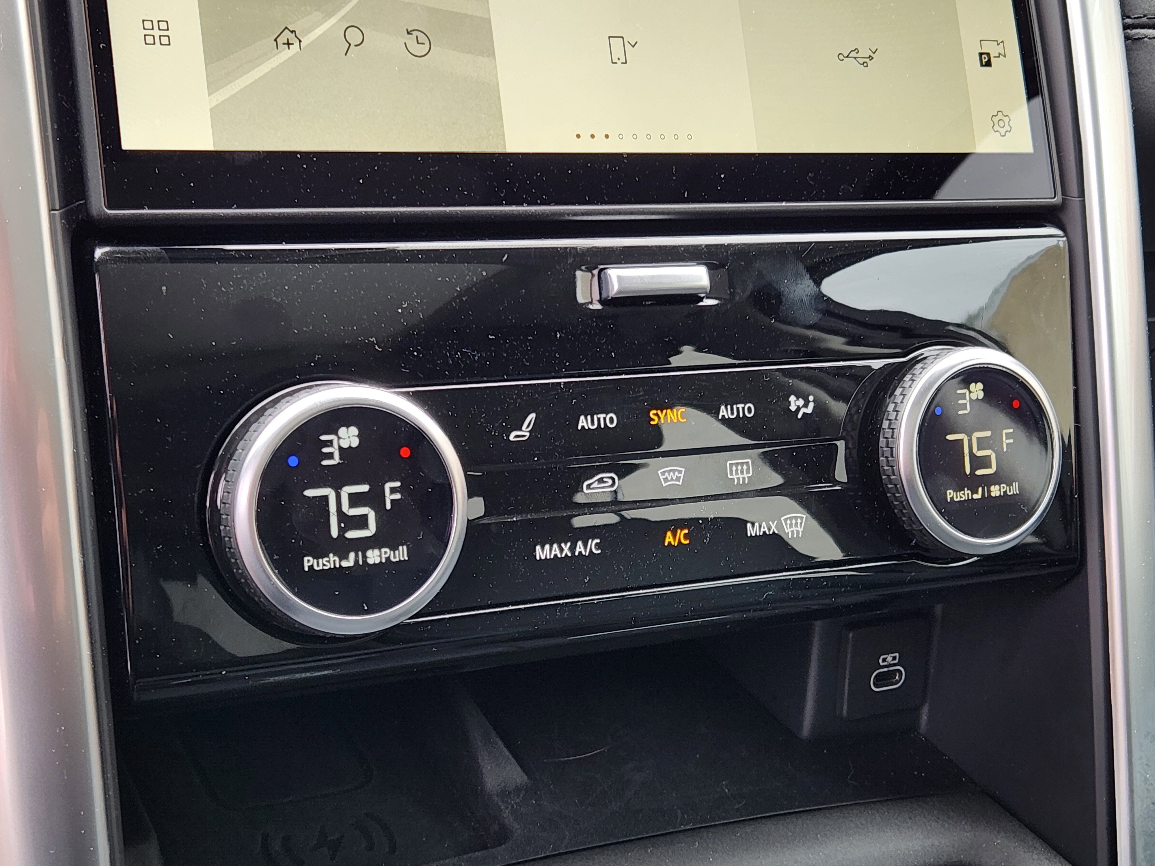 Certified 2024 Land Rover Discovery S image 20