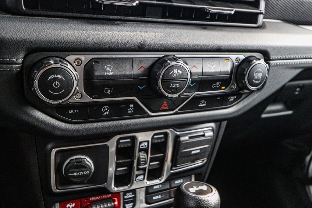 Used 2024 Jeep Wrangler Unlimited Rubicon image 36