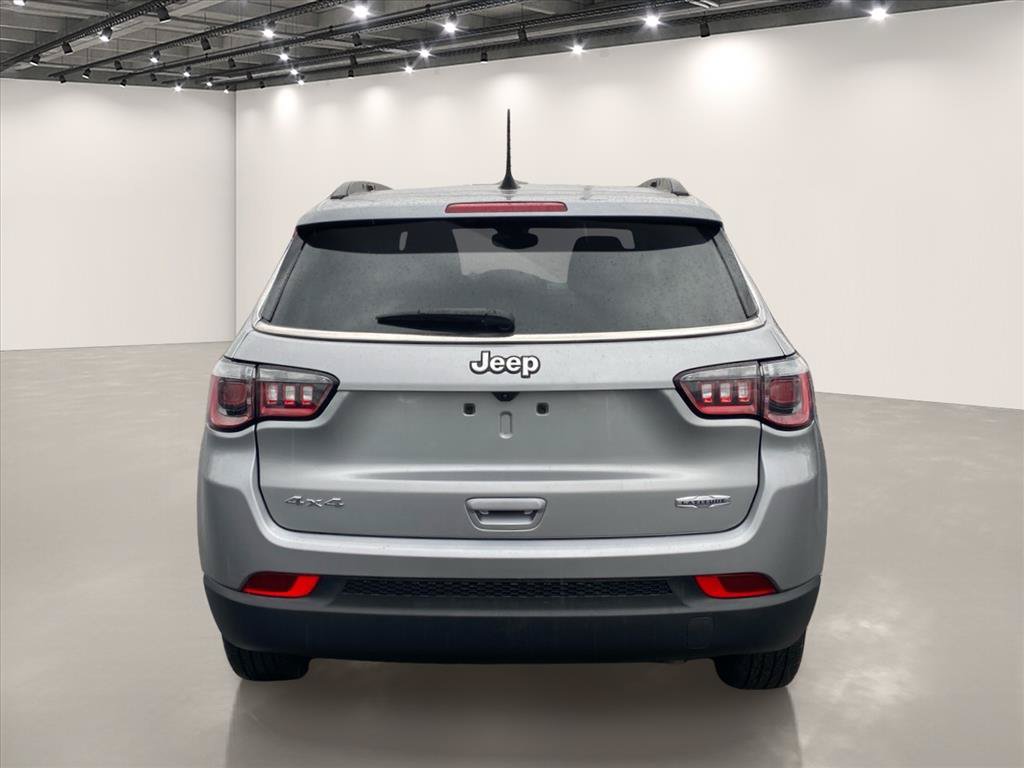 Used 2022 Jeep Compass Latitude w/ Convenience Group AWD/4WD image 6