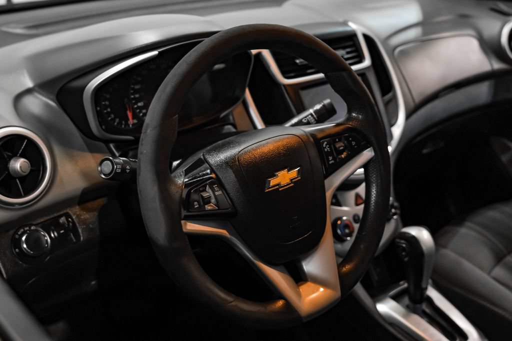 Used 2018 Chevrolet Sonic LT FWD image 15