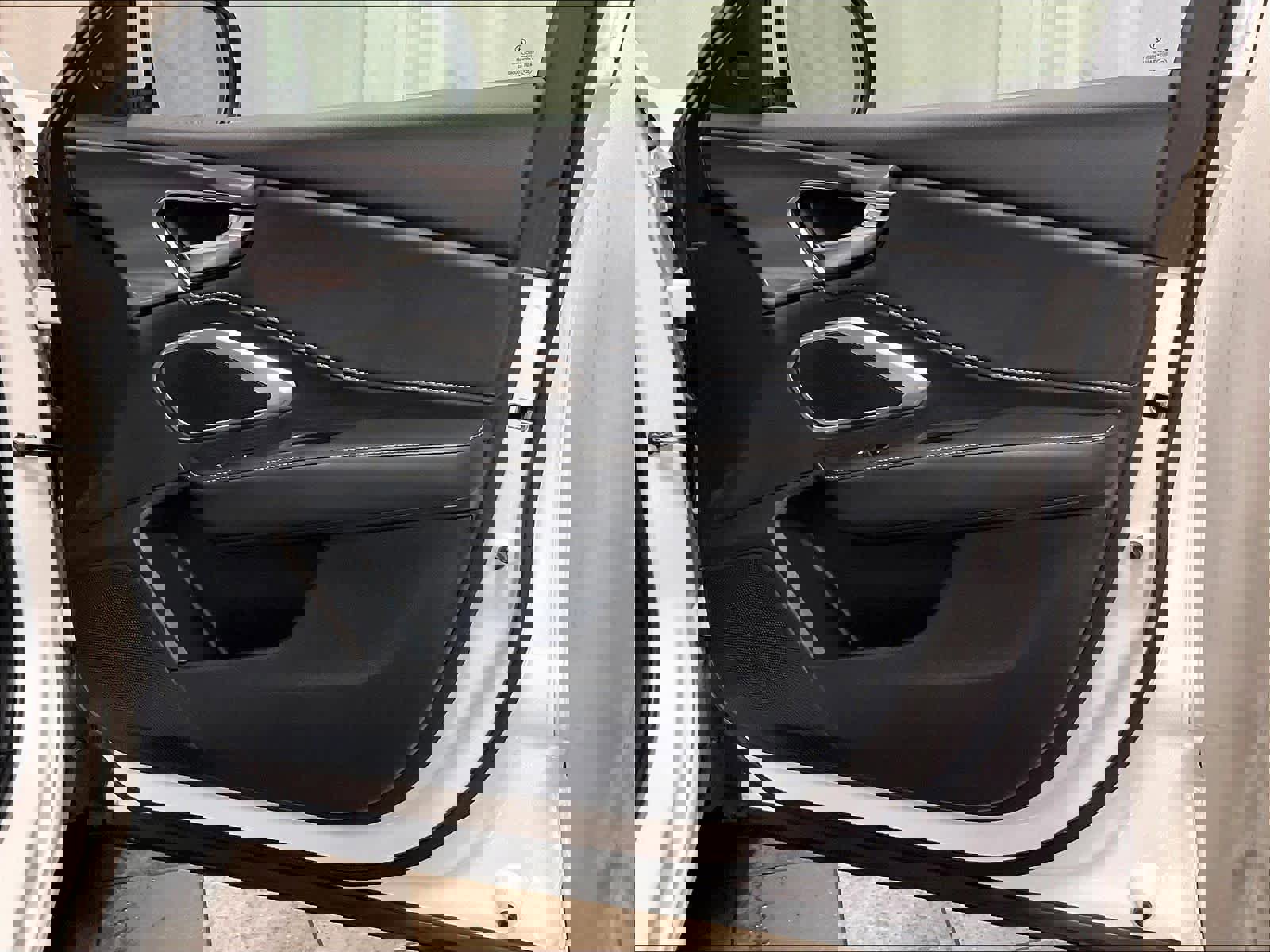 Used 2025 Acura RDX SH-AWD image 12