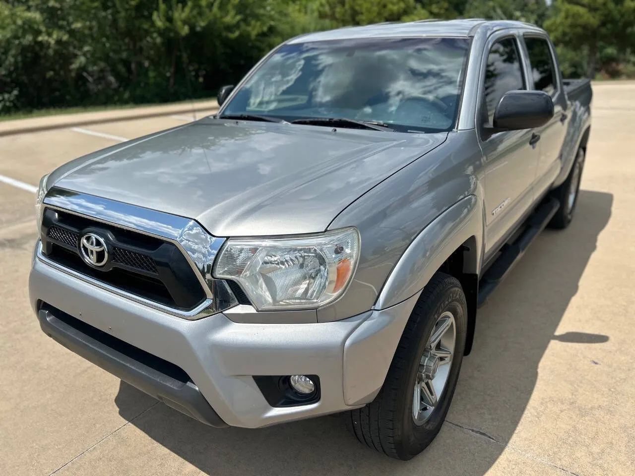 Used 2014 Toyota Tacoma PreRunner w/ SR5 Package RWD image 2