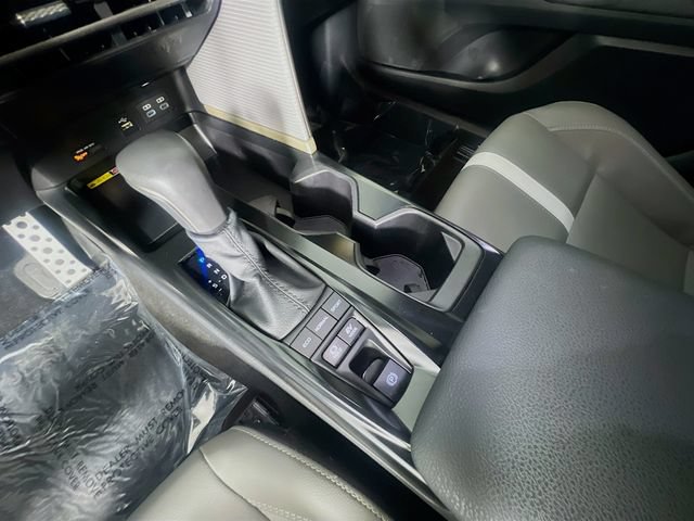 Used 2025 Toyota Camry SE FWD image 25
