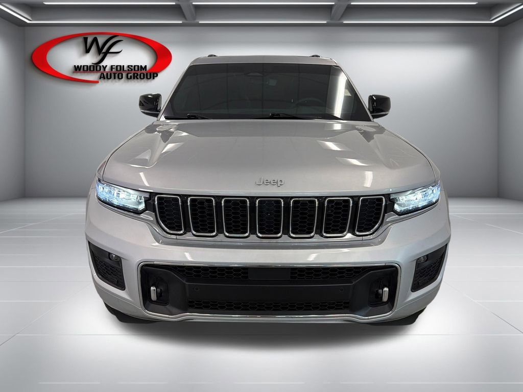 Used 2025 Jeep Grand Cherokee Overland w/ Luxury Tech Group IV AWD/4WD image 2