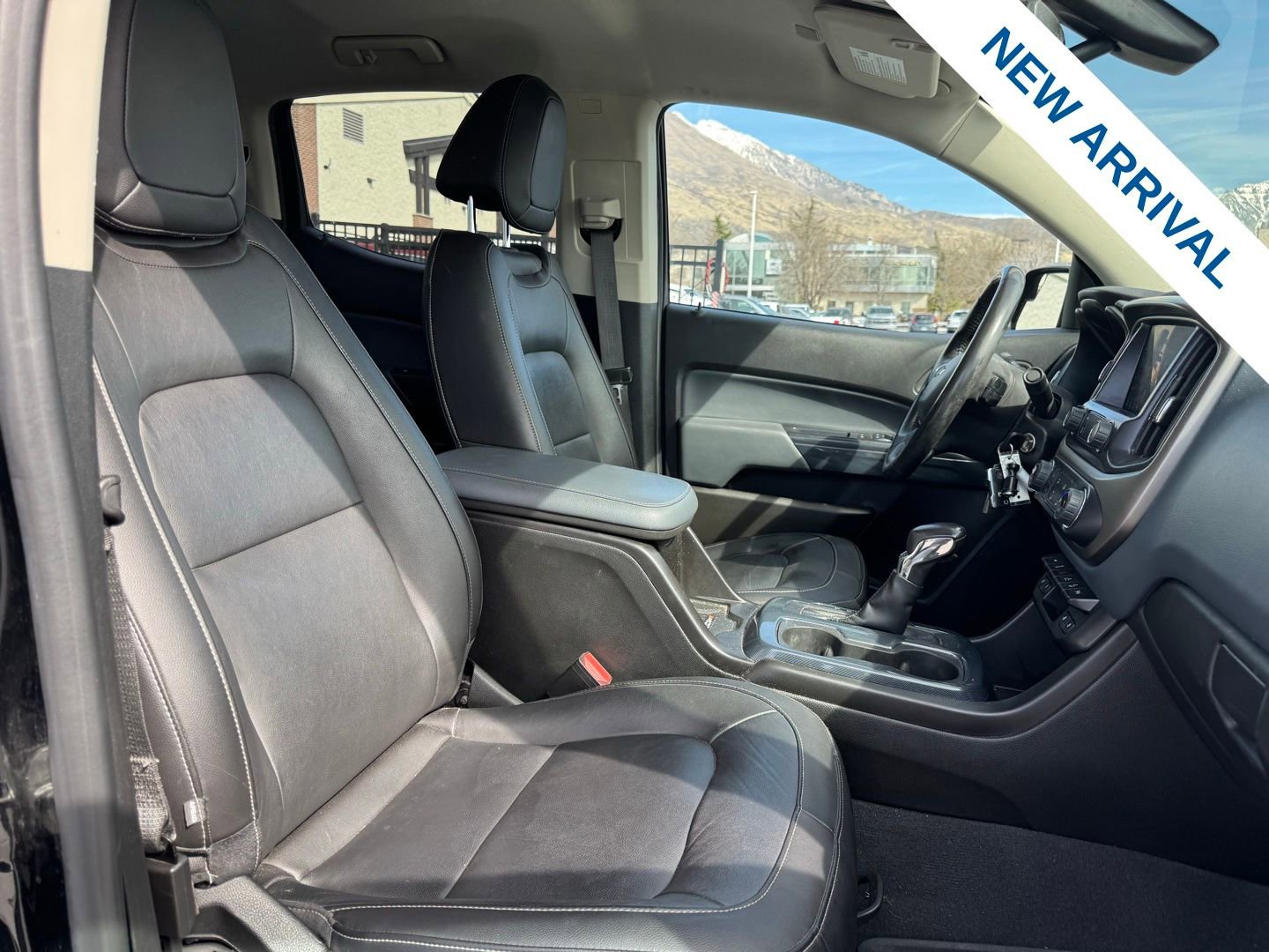 Used 2022 Chevrolet Colorado Z71 w/ Z71 Midnight Edition image 9