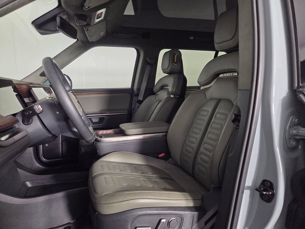 Used 2024 Rivian R1S Adventure AWD/4WD image 10