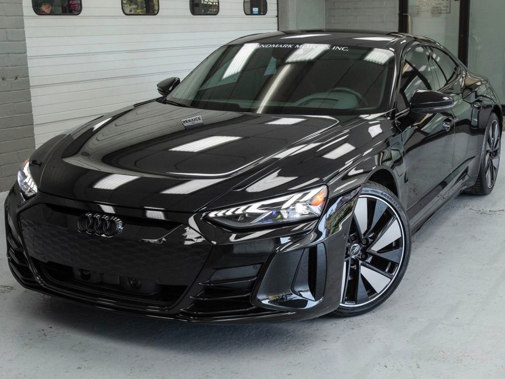 Used 2024 Audi e-tron GT Prestige AWD/4WD image 10