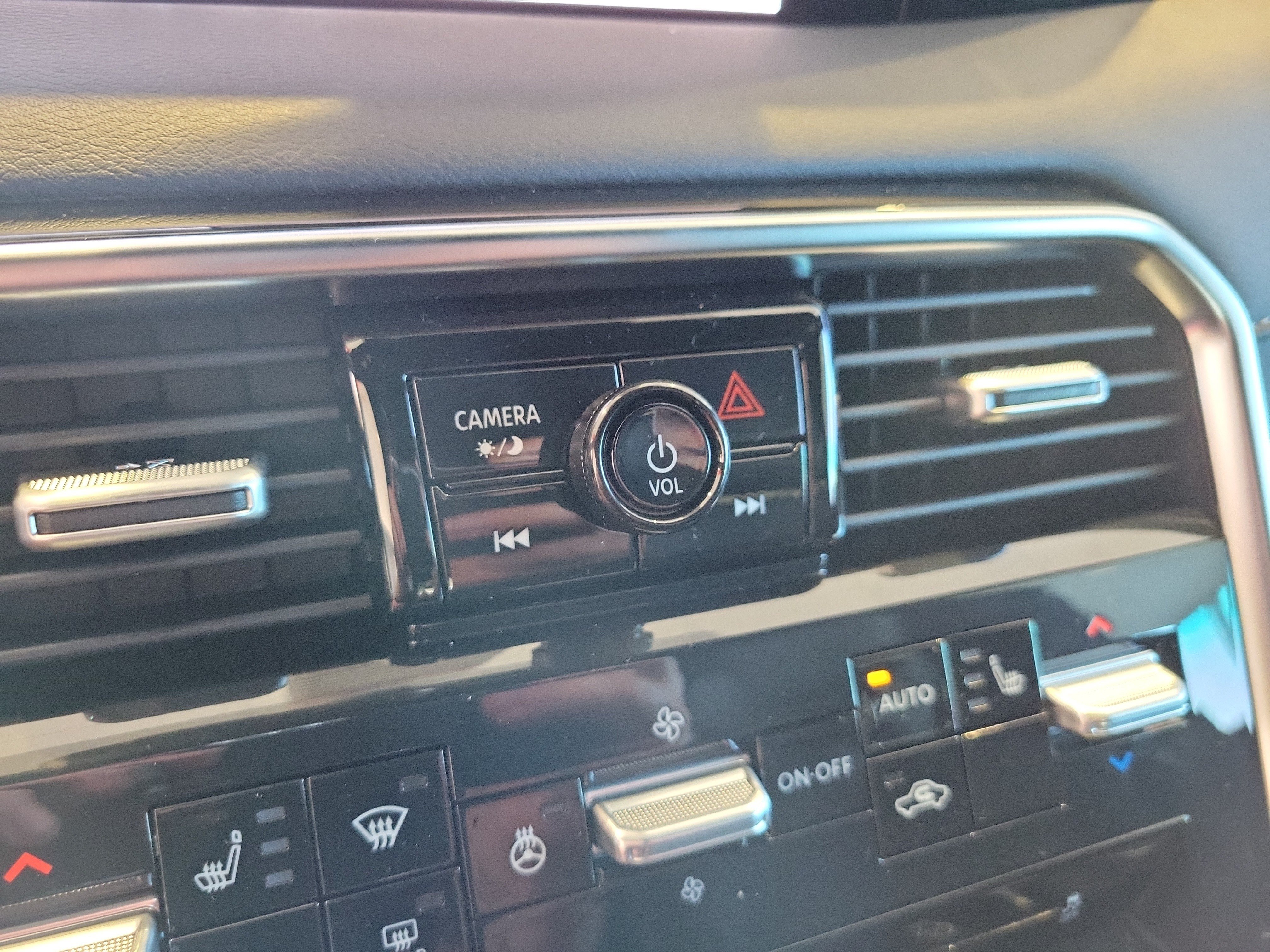 New 2026 Nissan Armada SL w/ Captain's Chari Seat Package RWD image 17