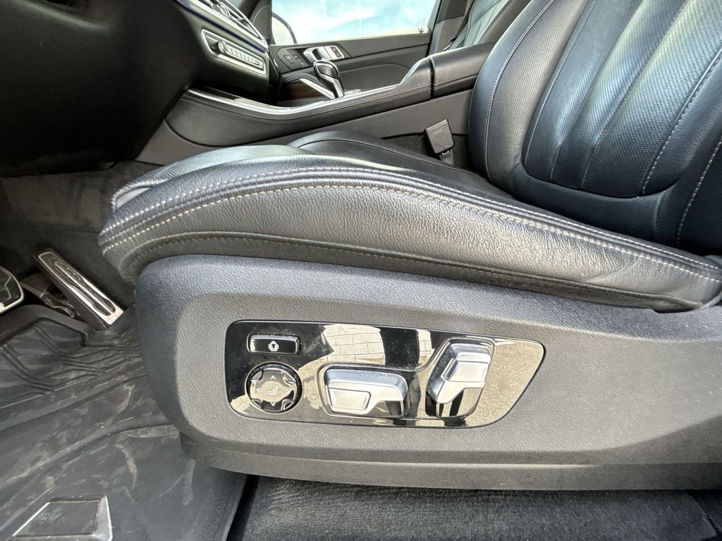 Used 2021 BMW X5 xDrive40i w/ M Sport Package AWD/4WD image 14