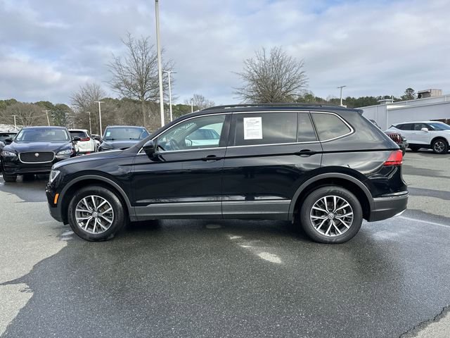 Used 2020 Volkswagen Tiguan SE w/ Panoramic Sunroof Package image 2