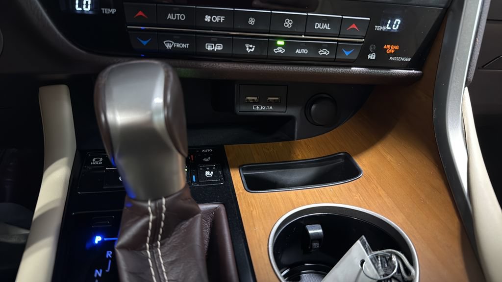 Used 2020 Lexus RX 450h AWD w/ Premium Package image 24