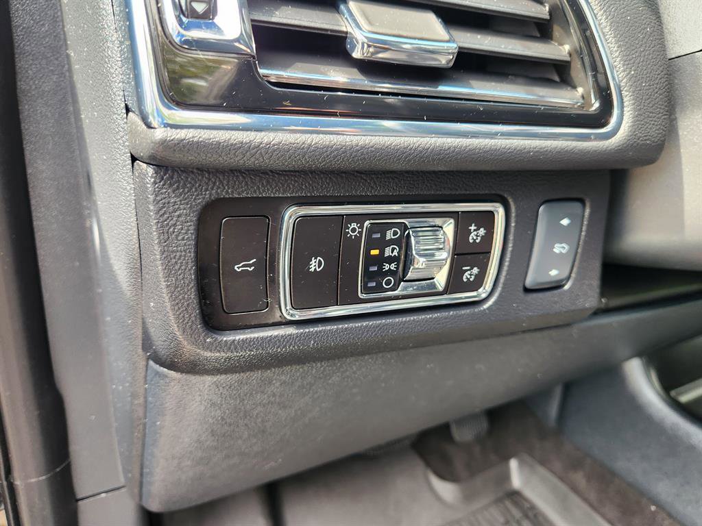 Used 2023 Lincoln Navigator Reserve image 38