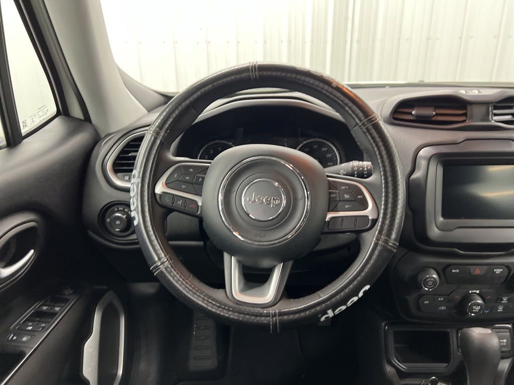 Used 2018 Jeep Renegade Latitude w/ Safety & Security Group image 13