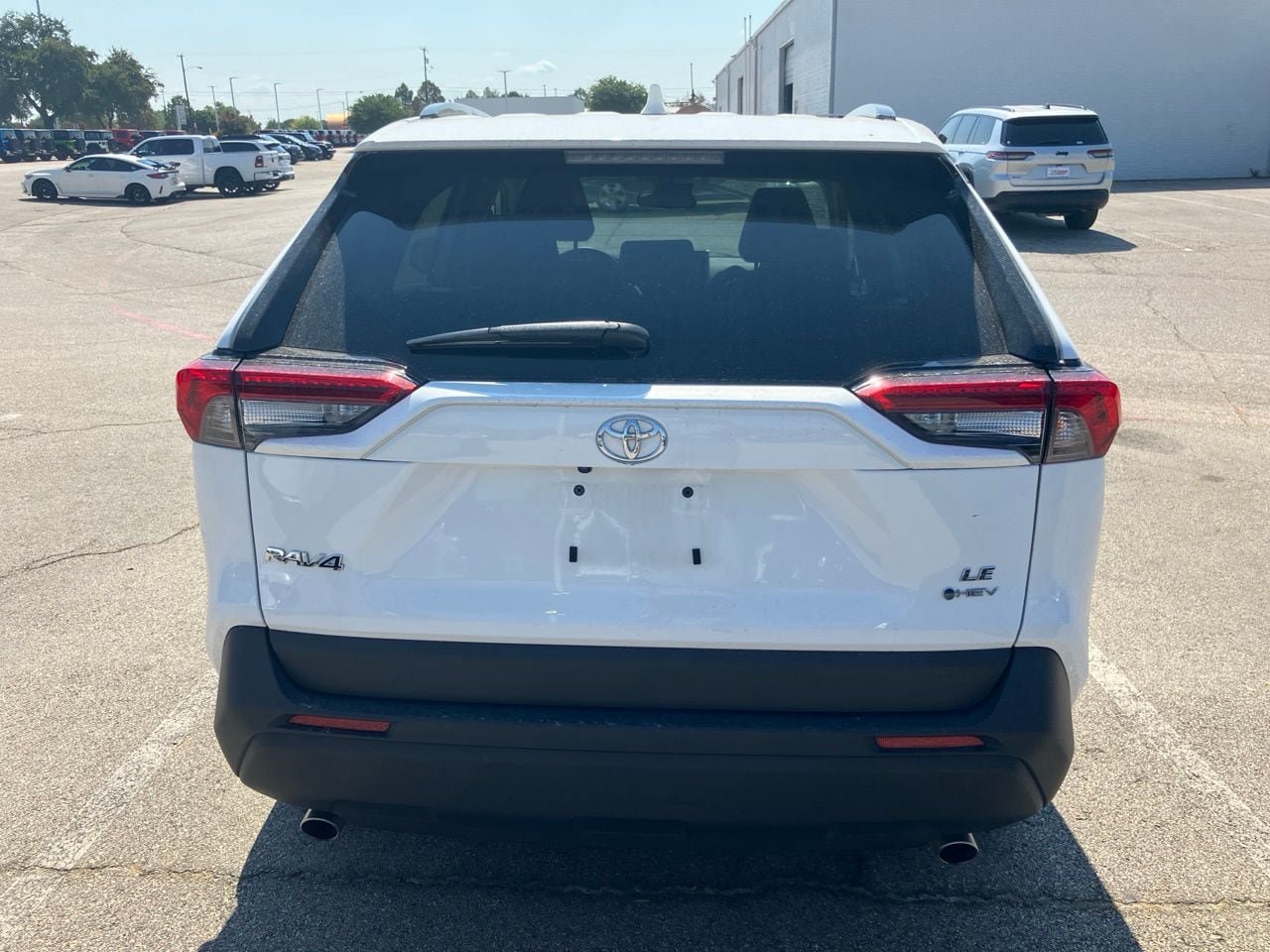 Used 2025 Toyota RAV4 LE AWD/4WD image 4