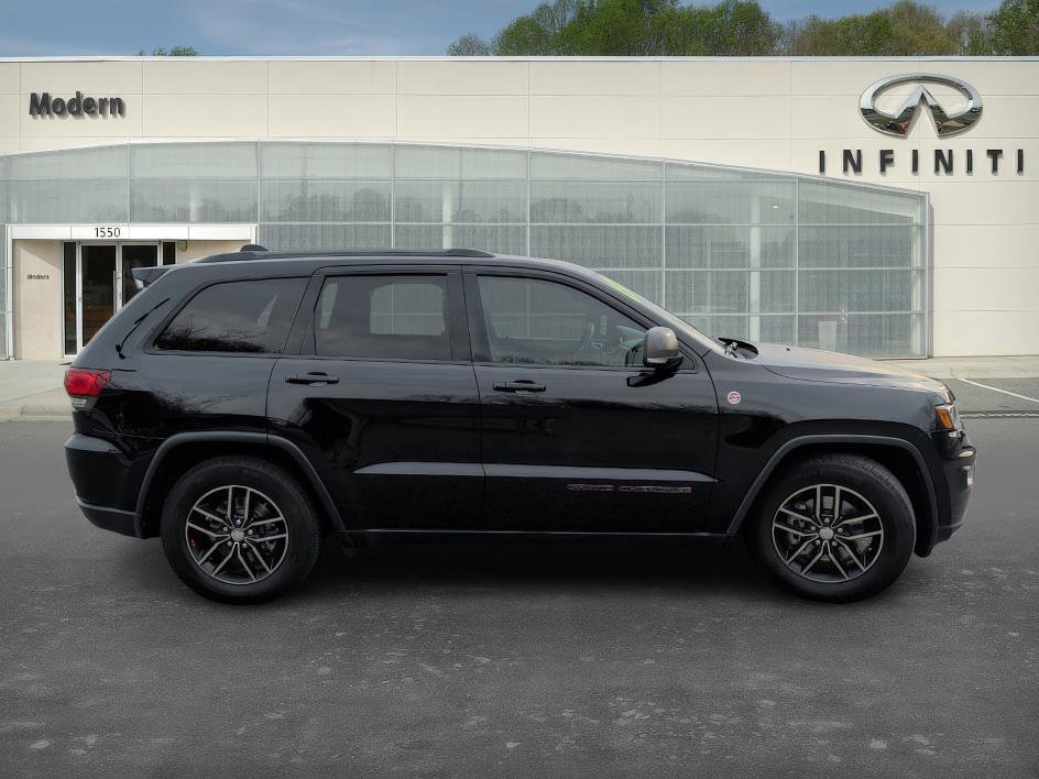 Used 2018 Jeep Grand Cherokee Trailhawk w/ Trailhawk Luxury Group image 3