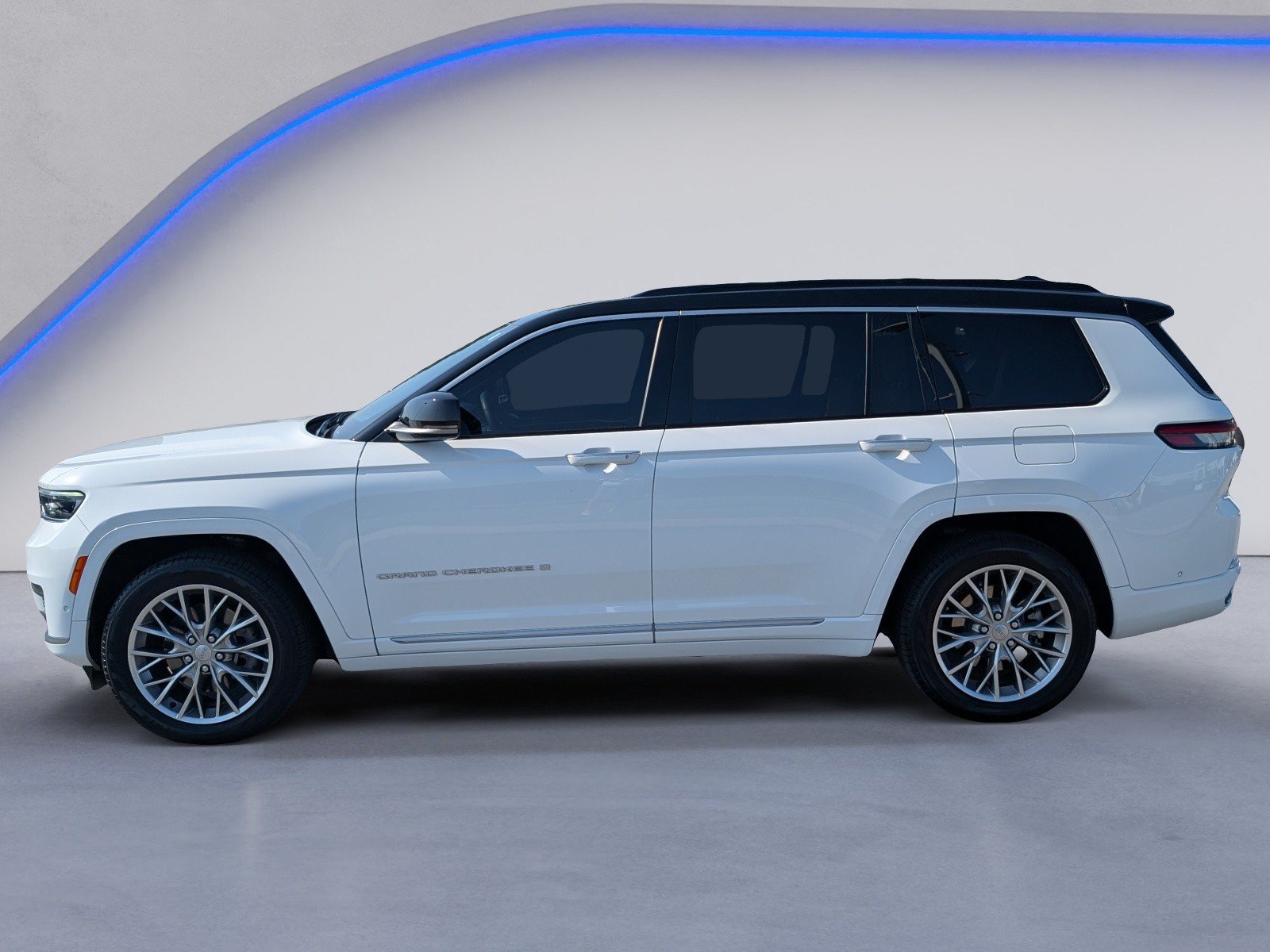 Used 2024 Jeep Grand Cherokee L Summit w/ Luxury Tech Group V AWD/4WD image 6
