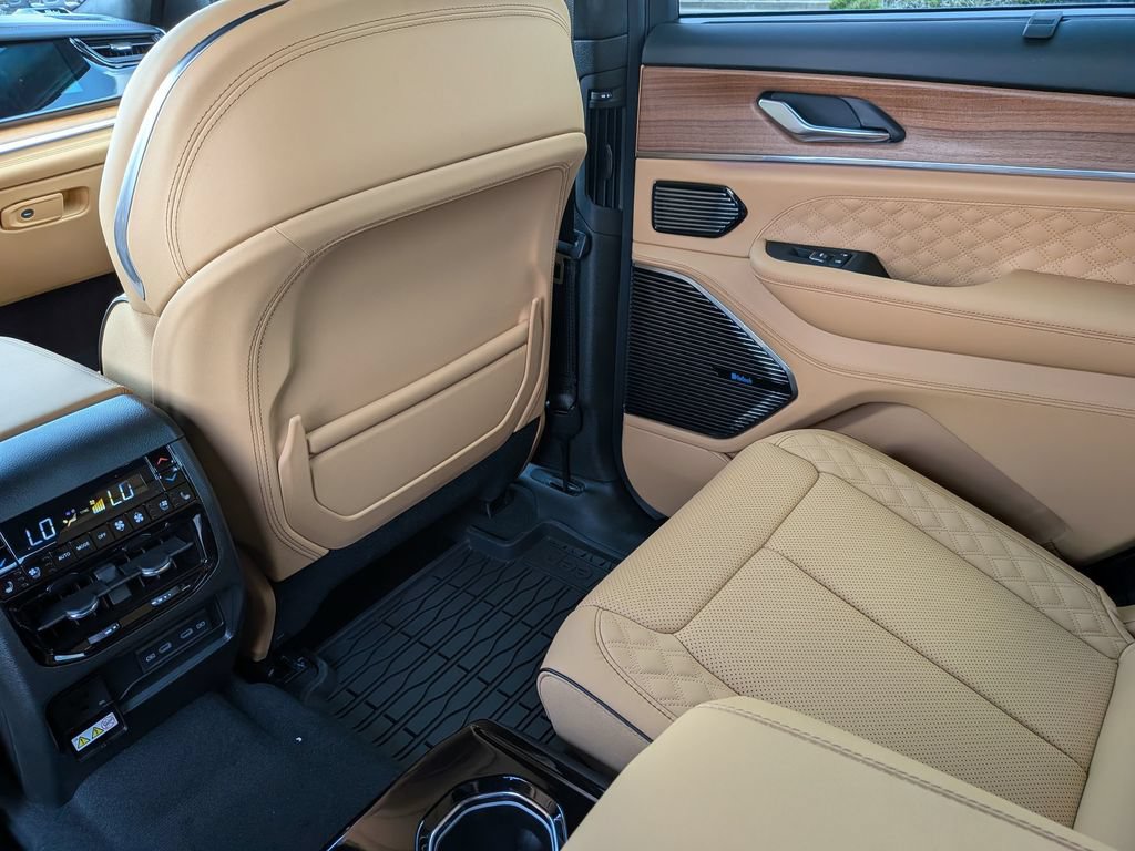 New 2026 Jeep Grand Cherokee L Summit AWD/4WD image 33