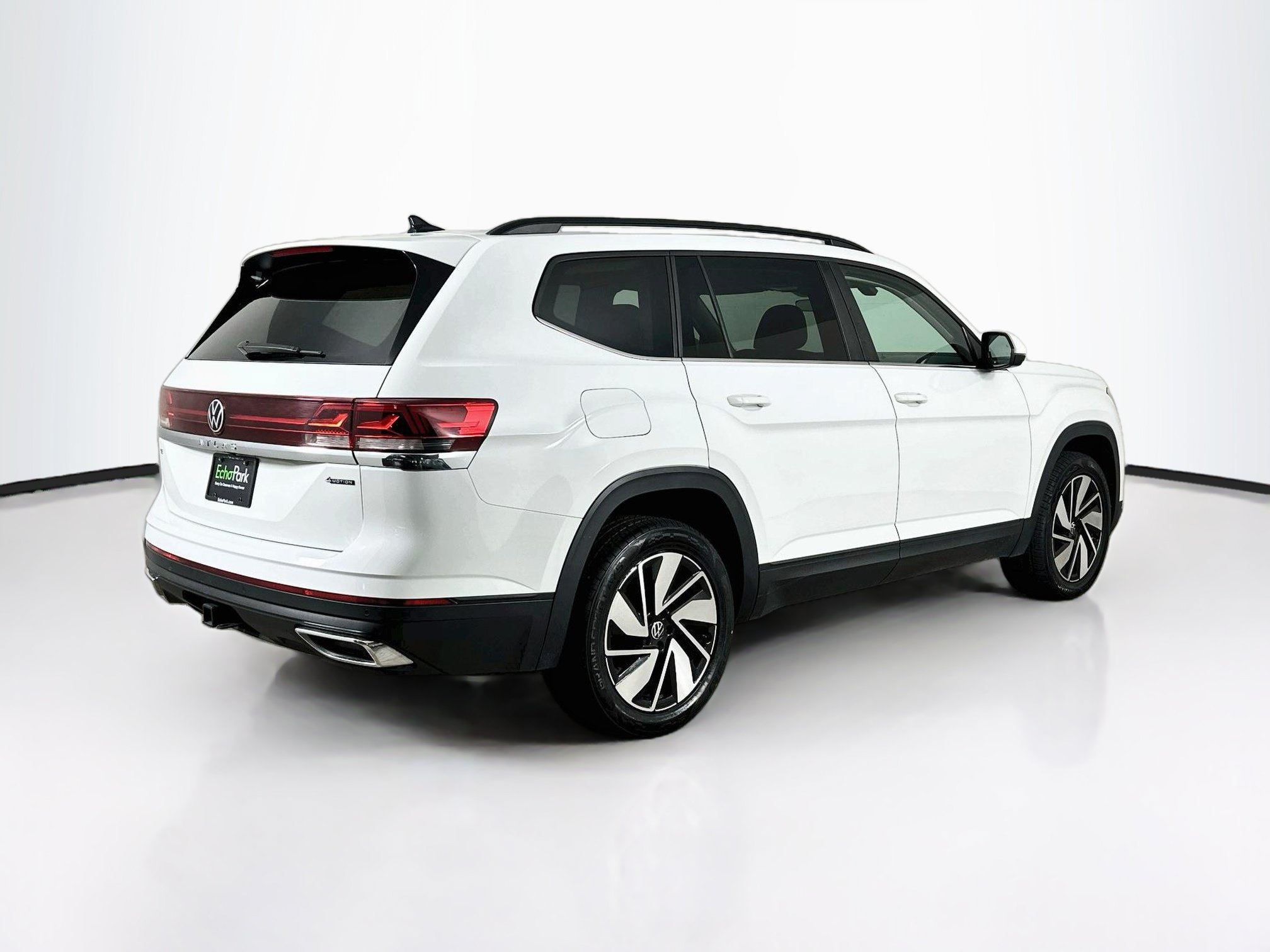 Used 2025 Volkswagen Atlas SE AWD/4WD image 9