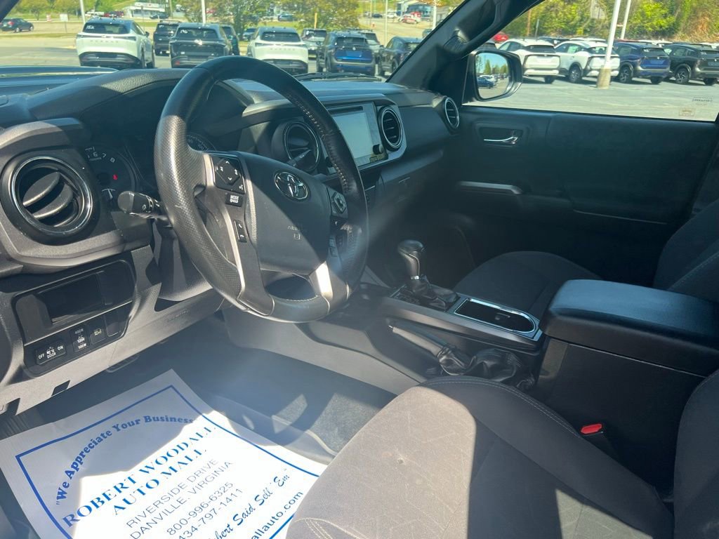 Used 2018 Toyota Tacoma TRD Sport w/ Technology Package image 14