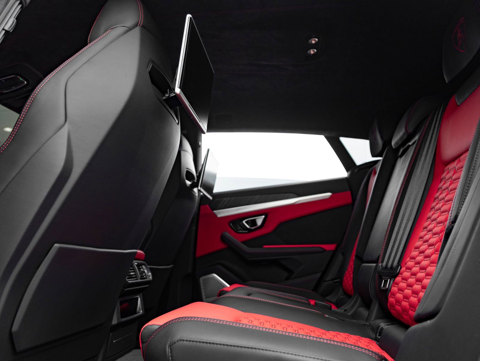 Used 2020 Lamborghini Urus image 38