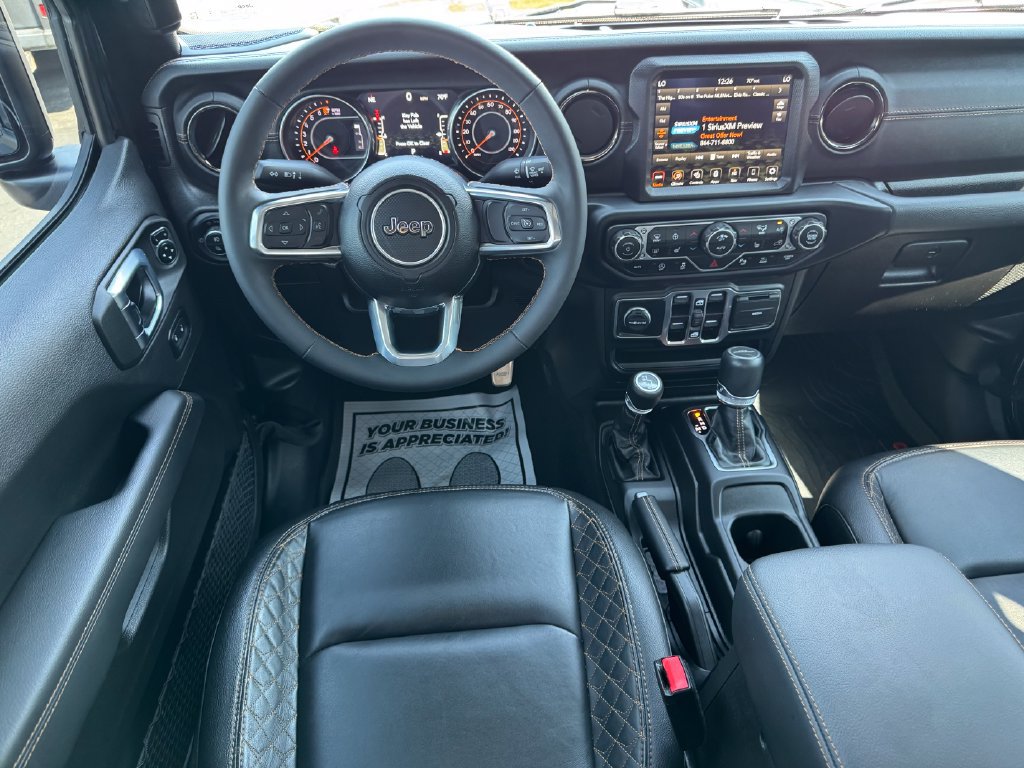 Used 2023 Jeep Gladiator Overland AWD/4WD image 19