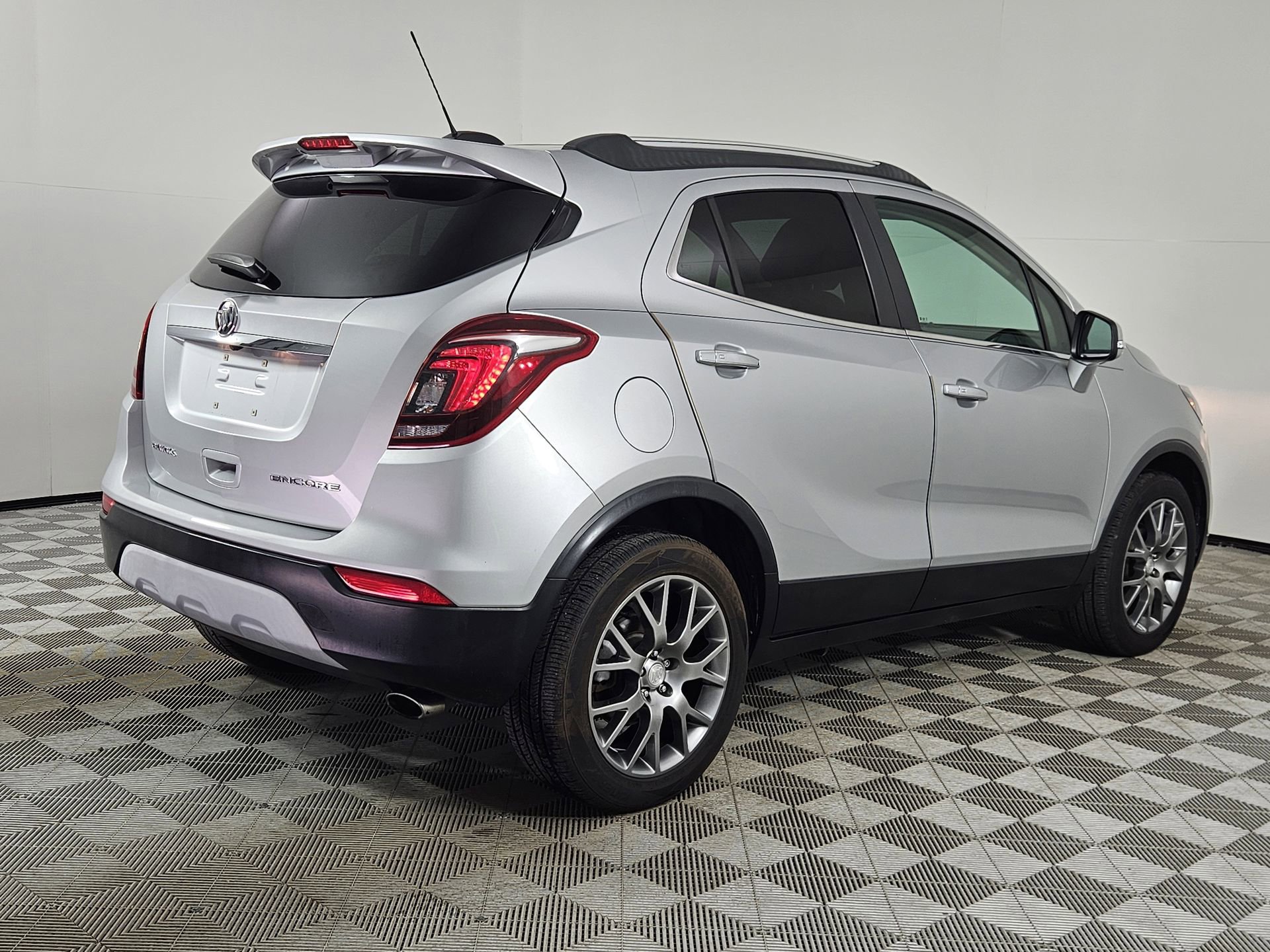 Used 2018 Buick Encore Sport Touring FWD image 7