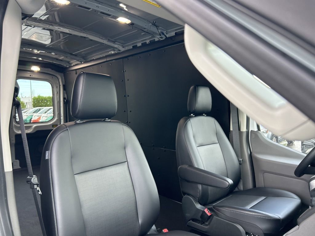 New 2025 Ford Transit 150 148 Medium Roof w/ Load Area Protection Package image 31