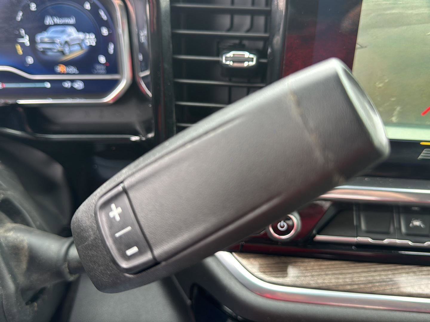 Used 2022 Chevrolet Silverado 1500 LT image 24