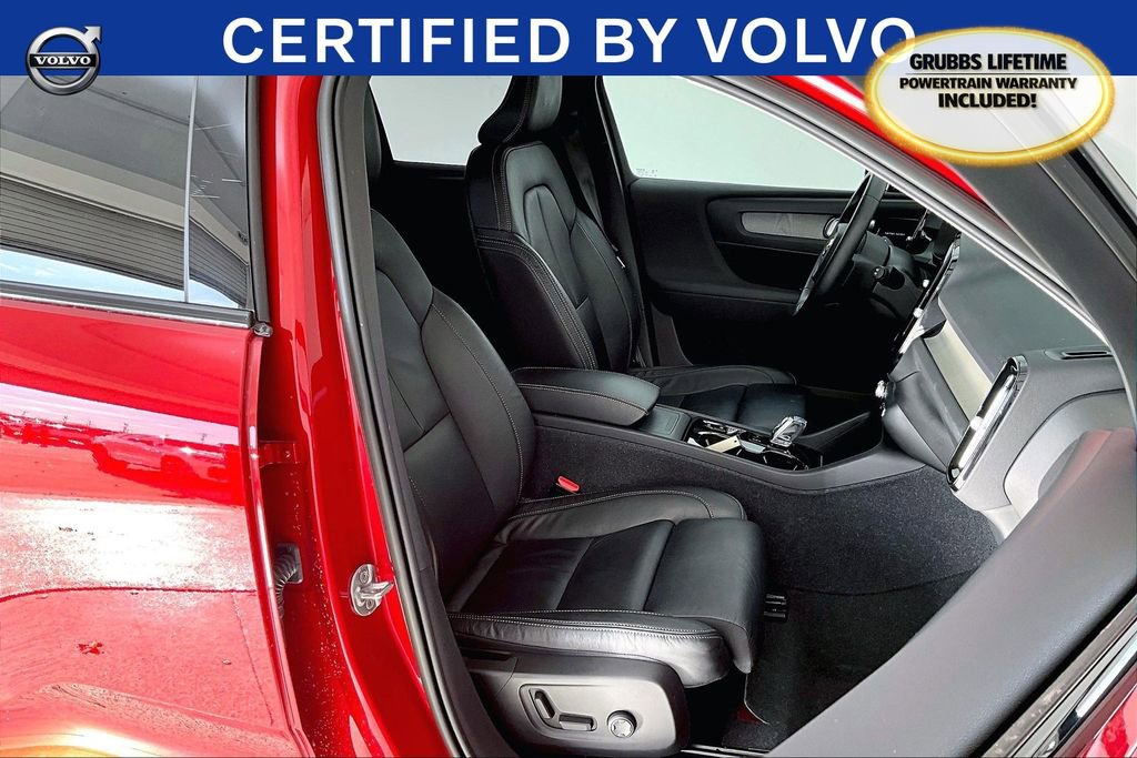 Certified 2023 Volvo XC40 B5 Ultimate w/ Protection Package Premier image 11