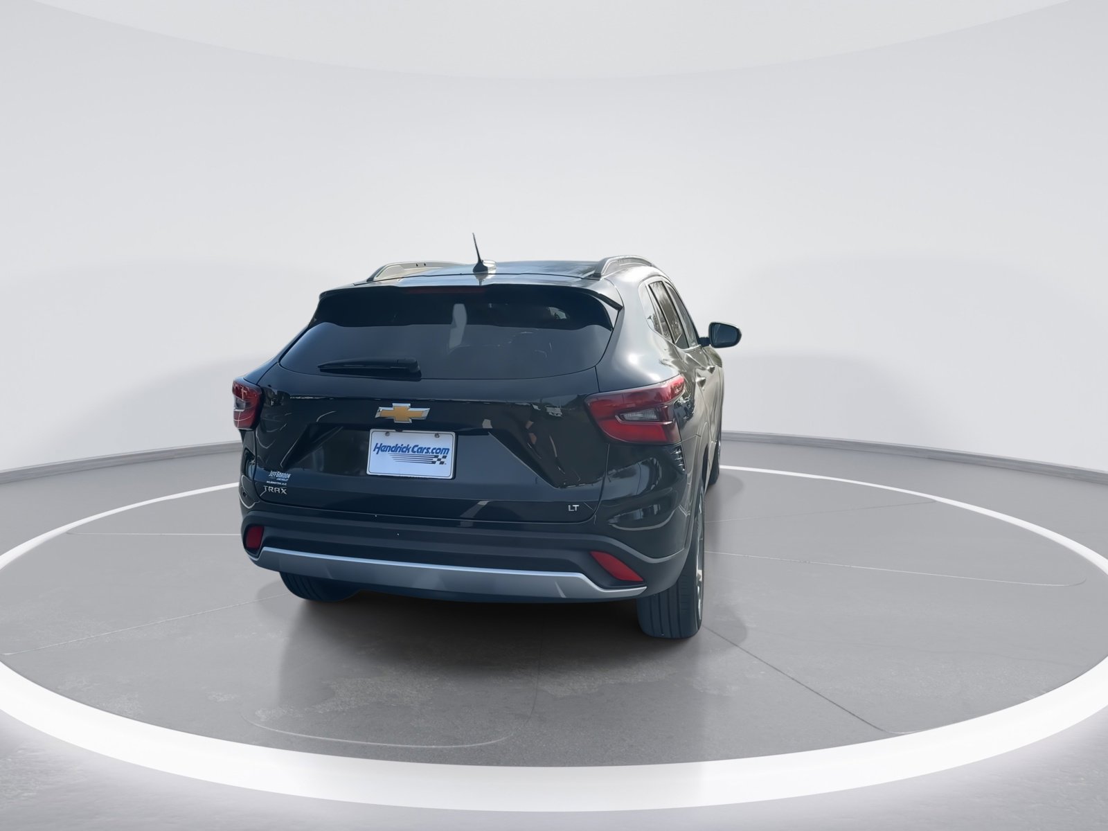 Used 2025 Chevrolet Trax LT w/ LT Convenience Package image 8