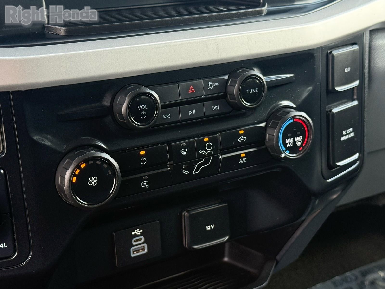 Used 2025 Ford F250 XLT image 23