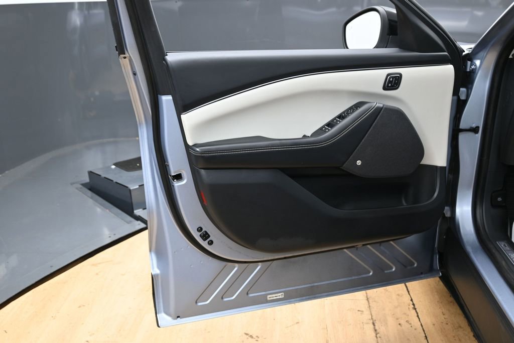 Used 2022 Ford Mustang Mach-E Premium AWD/4WD image 35