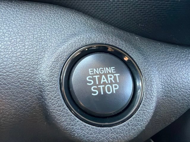 Used 2025 Hyundai Venue FWD image 30