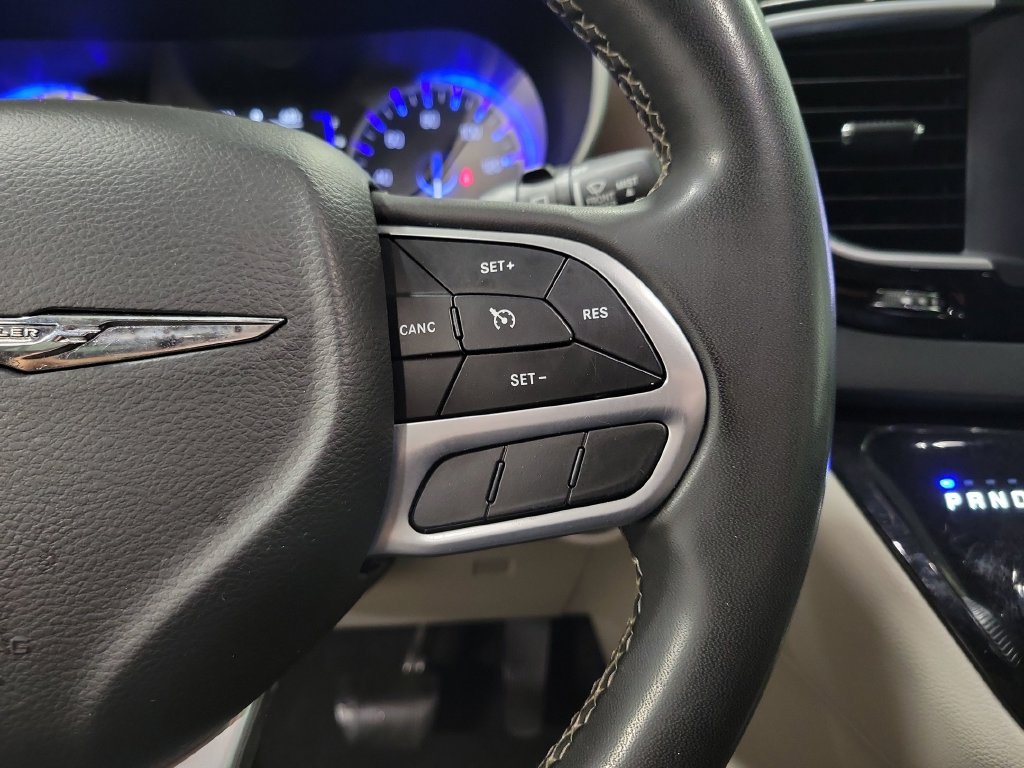 Used 2022 Chrysler Voyager LX FWD image 25